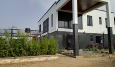 6 Bedrooms House For Sale In Kyanja With Swimming Pool At 1.7Bn Shillings