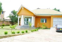 4 Bedrooms House For Sale In Mukono Katosi Road 100x100ft At 130m