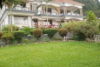 7 Bedrooms Mansion For Sale In Kyengera Nsangi Town On 2 Acres At $450,000