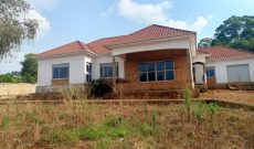4 Bedrooms House For Sale In Wakiso Town 50 Decimals At 250m