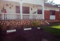 3 Bedrooms House For Sale In Muyenga Ring Road On 20 Decimals At 800m