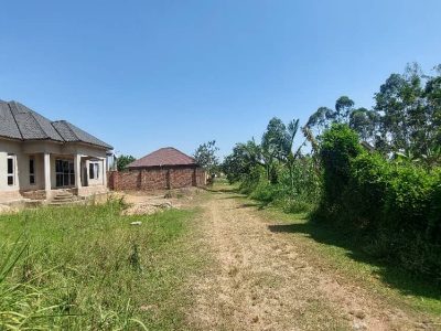 100x100ft Plot Of Land For Sale In Kira Kimwanyi At 90m