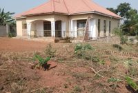 4 Bedrooms House For Sale In Gayaza Busukuma 100x100ft At 180m