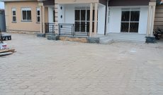 4 Bedrooms House For Sale In Kitende Entebbe Road On 13 Decimals At 550m Shillings