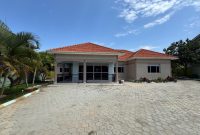 4 Bedrooms House For Sale In Kigo Munyonyo Area 25 Decimals At 600m