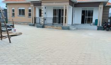 4 Bedrooms House For Sale In Kitende Entebbe Road On 22 Decimals At 600m Shillings