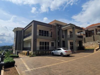 6 Bedrooms House For Sale In Munyonyo On 30 Decimals At 650,000 USD