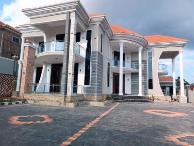 6 Bedrooms Mansion For Sale In Kira On 25 Decimals At 1.4 Billion Shillings