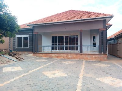 4 BEDROOMS HOUSE FOR SALE IN NAALYA KAMPALA AT 700M
