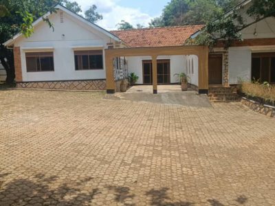 4 Bedrooms House For Sale In Bugolobi On 35 Decimals At $650,000