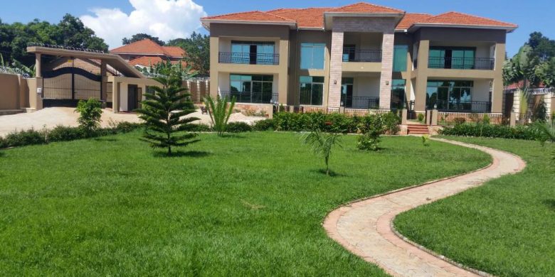 House for sale in Entebbe with 6 bedrooms