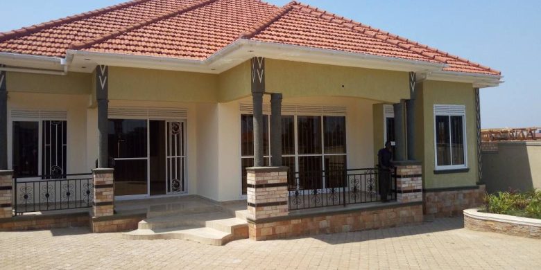 4 bedroom house for sale in Kira 320m