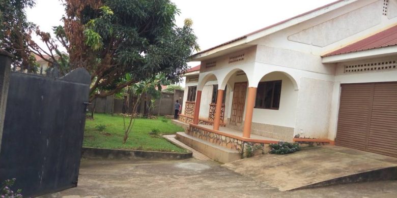 4 bedroom house for sale in Kiwatule 250m