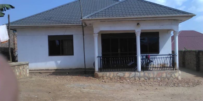 3 bedroom house for sale in Kajjansi 160m