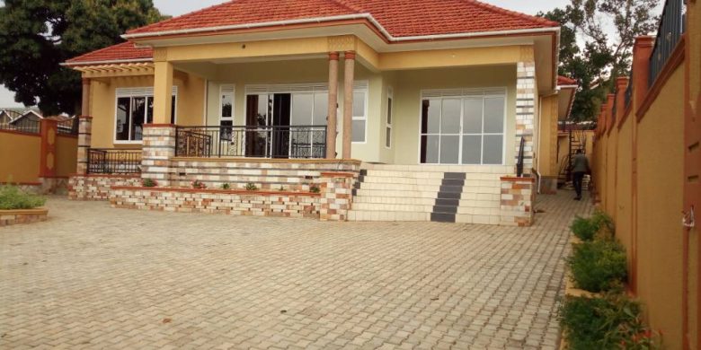 4 Bedroom house for sale in Kisaasi 650m