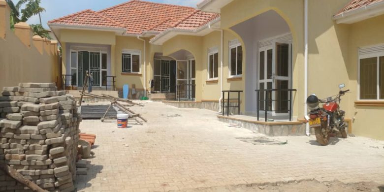 5 Rental units for sale in Munyonyo bringing 4.5m at 550m