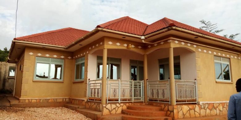 3 Bedroom house for sale in Gayaza Nakwero 165m shillings