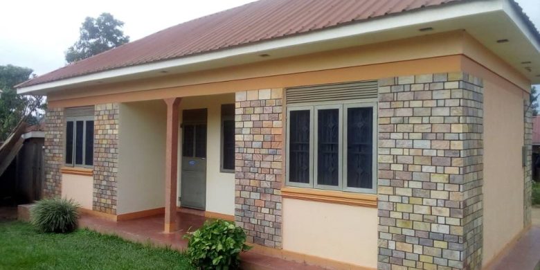 House for sale in Sonde town 100m