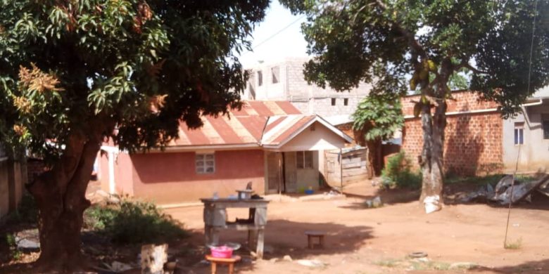 30 decimal plot of land for sale in Muyenga 380m