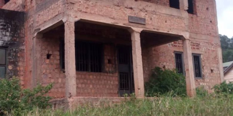 4 bedroom house for sale in Lubowa near Quality Super market at 350m