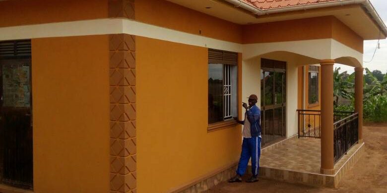 3 bedroom house on 100x100ft plot for sale at 190m