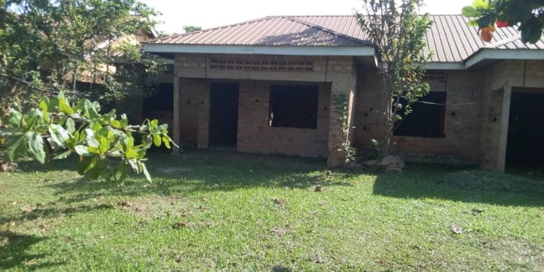 3 bedroom shell house for sale in Kasanga 250m