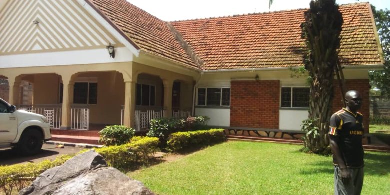 4 Bedroom house for sale in Bugolobi 400,000 USD