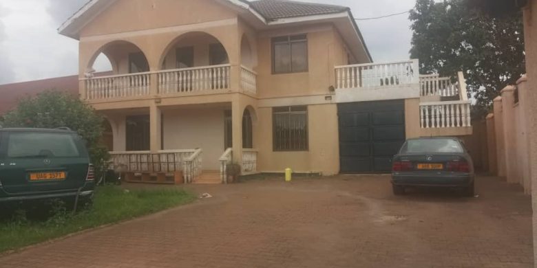 4 Bedroom house for sale in Kisaasi 450m