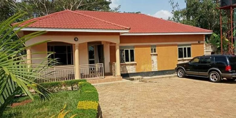 4 bedroom house for sale in Namugongo 250m