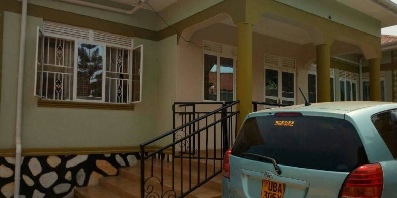 4 bedroom house for sale in Najjera 240m