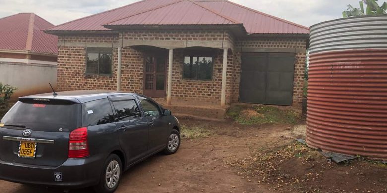 3 bedroom house for sale in Kira Kimwanyi at 65m