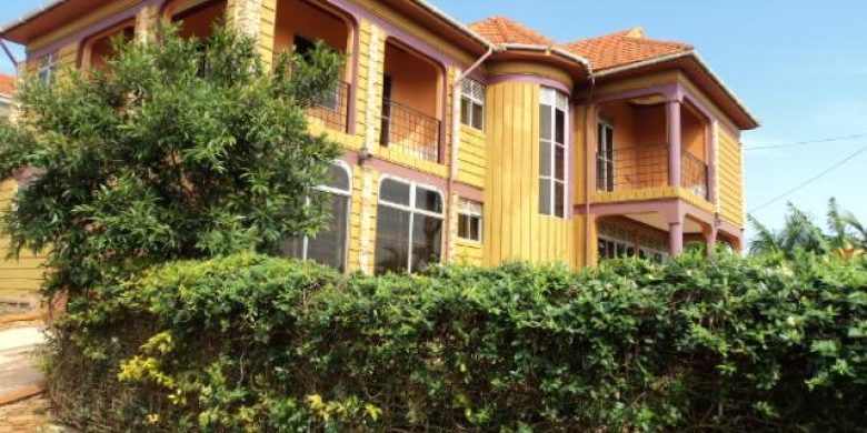 3 bedroom house for sale in Kitende 280,000 USD