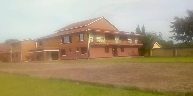 Restaurant and lodge for sale in Lira at 4 billion shillings on 3.1125 acres