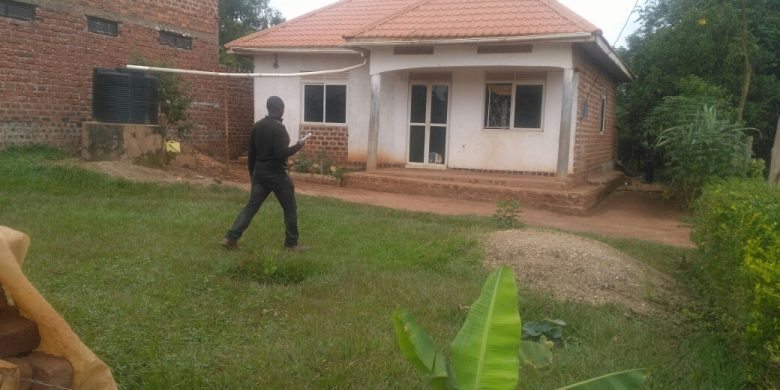 3 bedroom house for sale in Gayaza Road Namavuddu at 80m