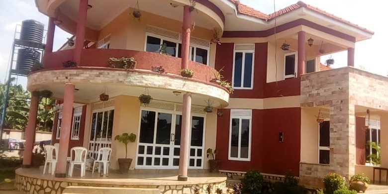 5 bedroom house for sale in Namugongo 850m