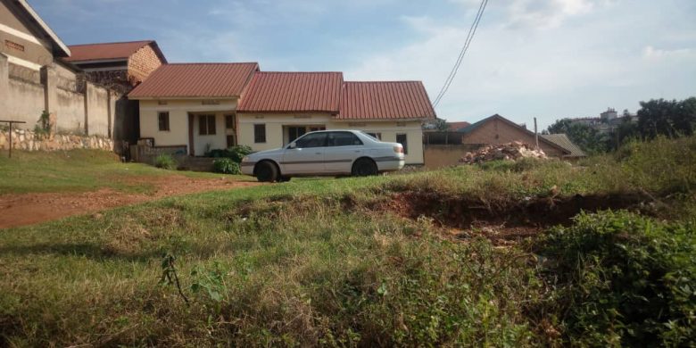 18 decimals (0.18 acres) with 3 rentals for sale in Kiwatule Muvule 170m