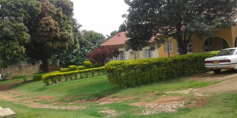 1 acre of land for sale in Mengo 900m