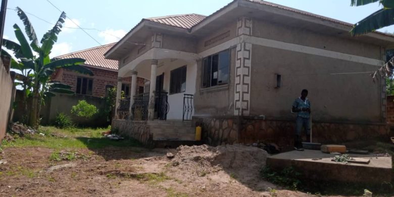 2 bedroom house for sale in Mbalwa Namugongo 70m shillings