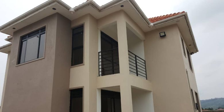 5 bedroom house for sale in Kitende Kitovu at 300m