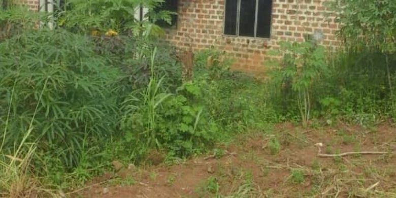 3 bedroom shell house for sale in Mukono Nabutti at 60m shillings