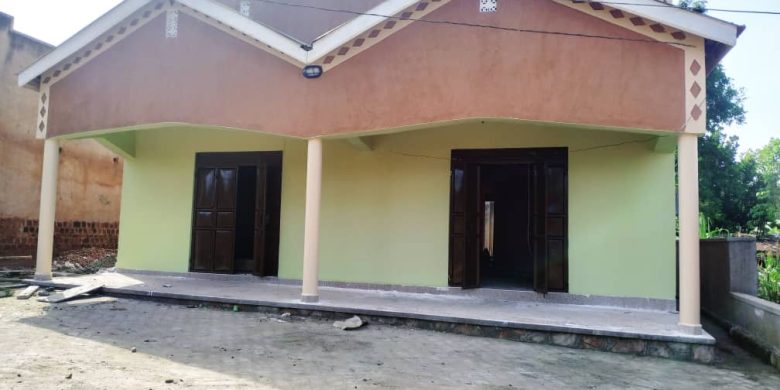 2 commercial shops for sale in Seeta Town at 65m Uganda shillings