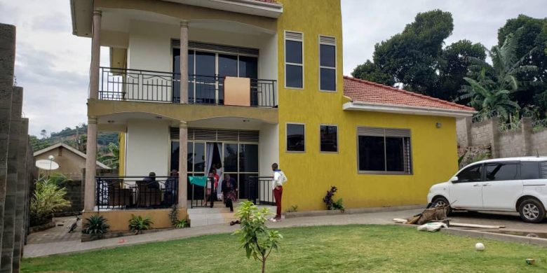4 bedroom house for sale in Buziga Kampala 700m
