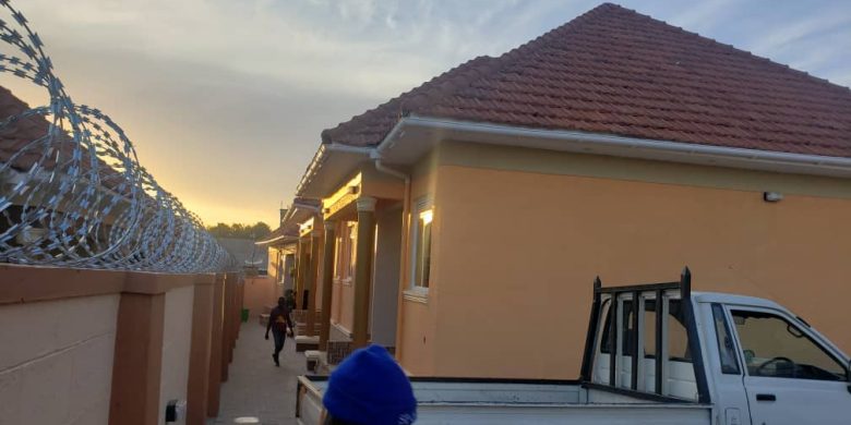 6 rental units for sale in Muyenga Bukasa 4.8m monthly at 650m shillings
