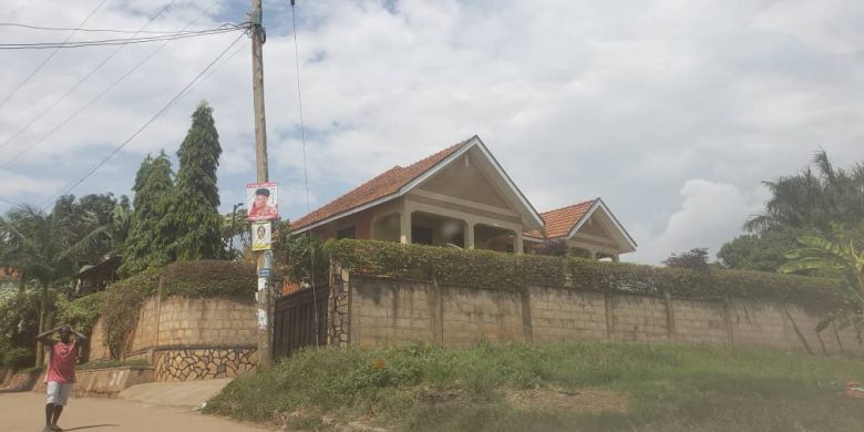 25 decimals plot of land for sale in Muyenga Bukasa 400m