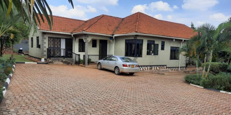 4 bedroom house for sale in Lubowa at 300,000 USD