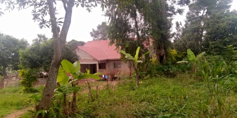 30 decimals of land for sale in Kyanja Komamboga at 300m