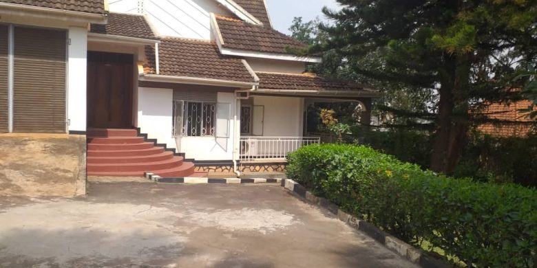 5 bedroom house for sale in Makindye Kizungu on 32 decimals at 1.5 billion shillings