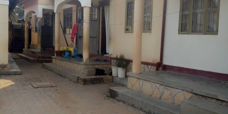 These are 5 rental units with lake view for sale in Luzira making 2.1m shillings monthly on 13 decimals going for 200m shillings