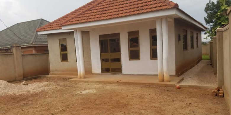 3 bedroom house for sale in Kungu Kyanja at 210m