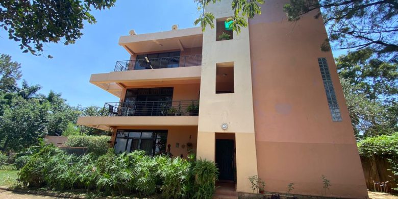 3 bedroom apartments for rent in Bunga Kawuku at 1,000 USD